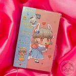 Cuaderno Bunni Team, modelo 1. Tapa de color rosa claro con dibujo de una chica kawaii con orejas de conejo comiendo un chupetin.